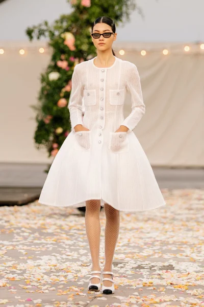 Look 19
